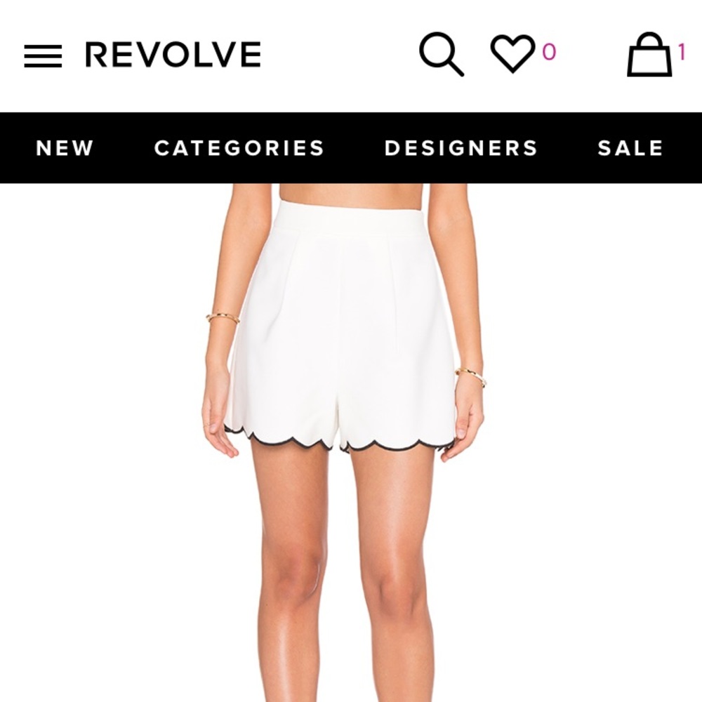 Kendall & Kylie scallop short